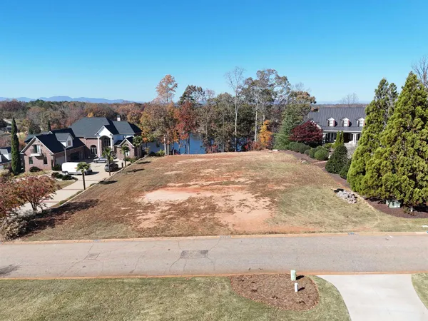 $499,000 | 208 East Caledonia Court, Inman, SC 29349