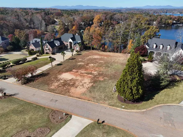 $499,000 | 208 East Caledonia Court, Inman, SC 29349