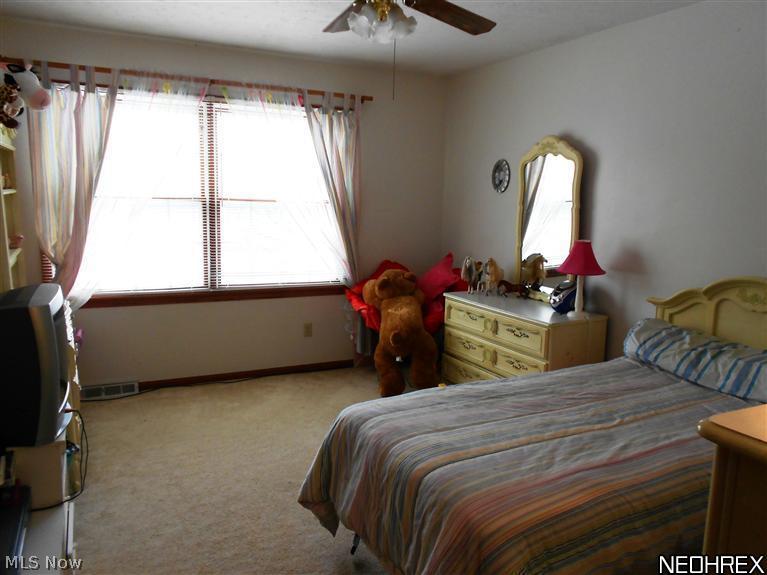 7310 Morley Road Painesville, OH 44077 - Photo 14 of 17 BEDROOM 3 MORLEY