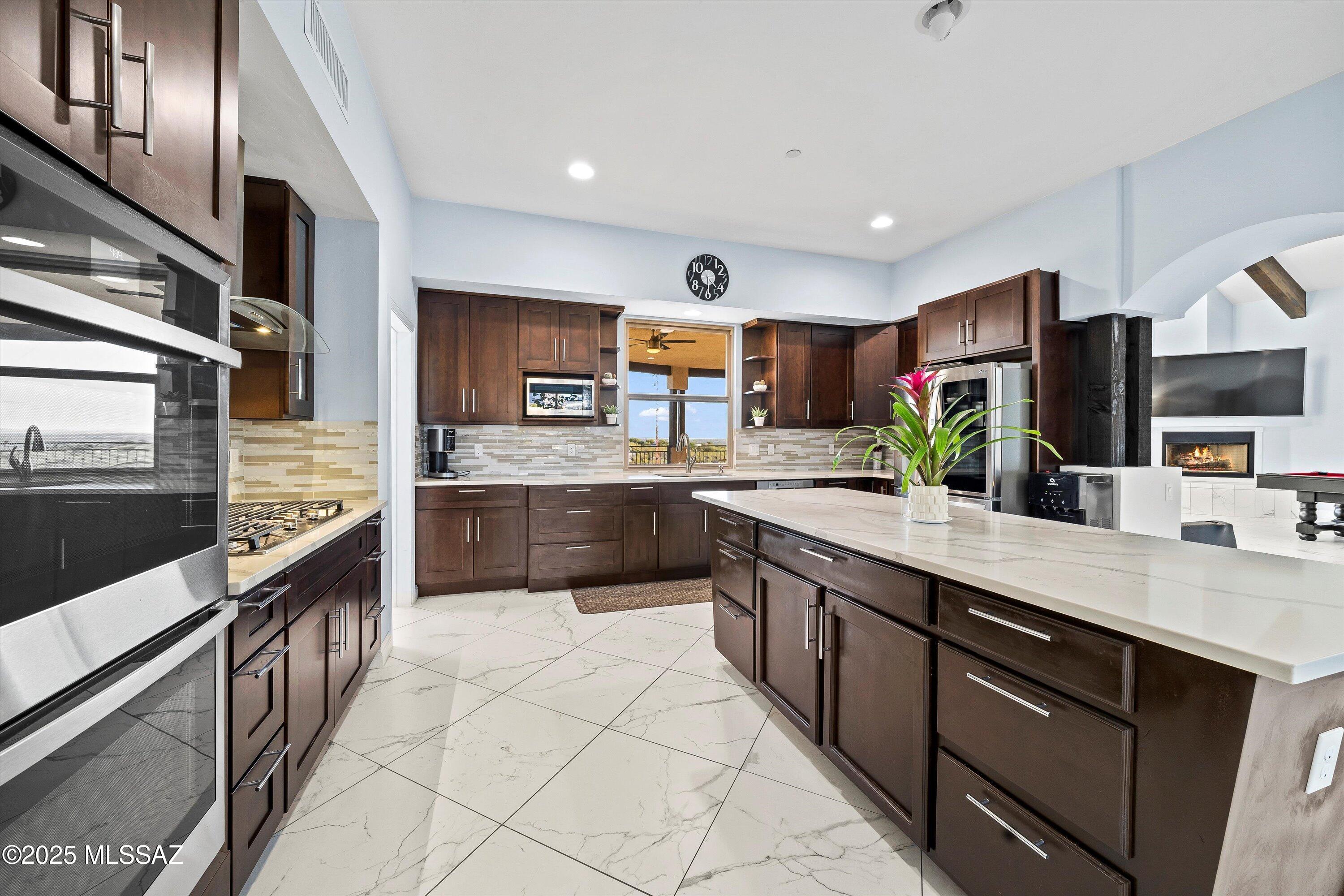 4620 East Swans Nest Road Tucson, AZ 85718 - Photo 15 of 45 Kitchen