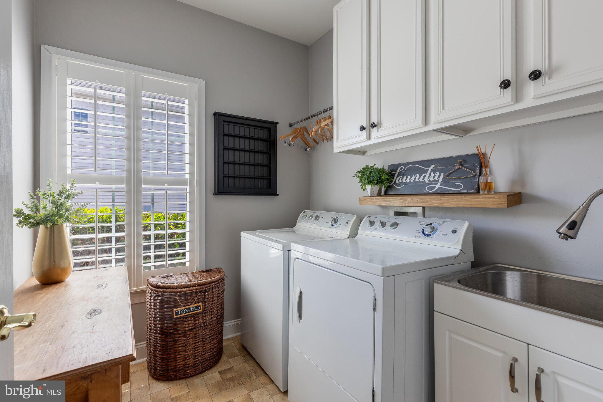 25554 Mimosa Tree Court Chantilly, VA 20152 - Photo 43 of 85 Bright and airy laundry retreat.