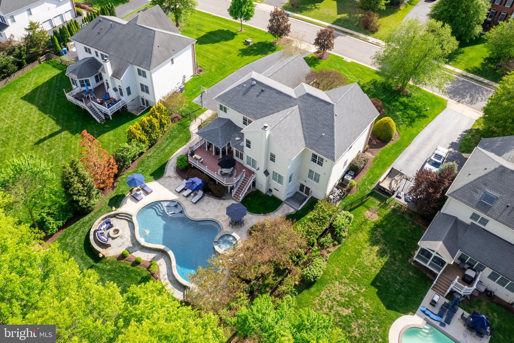 25554 Mimosa Tree Court Chantilly, VA 20152 - Photo 81 of 85 an aerial view of residential house with outdoor space and parking