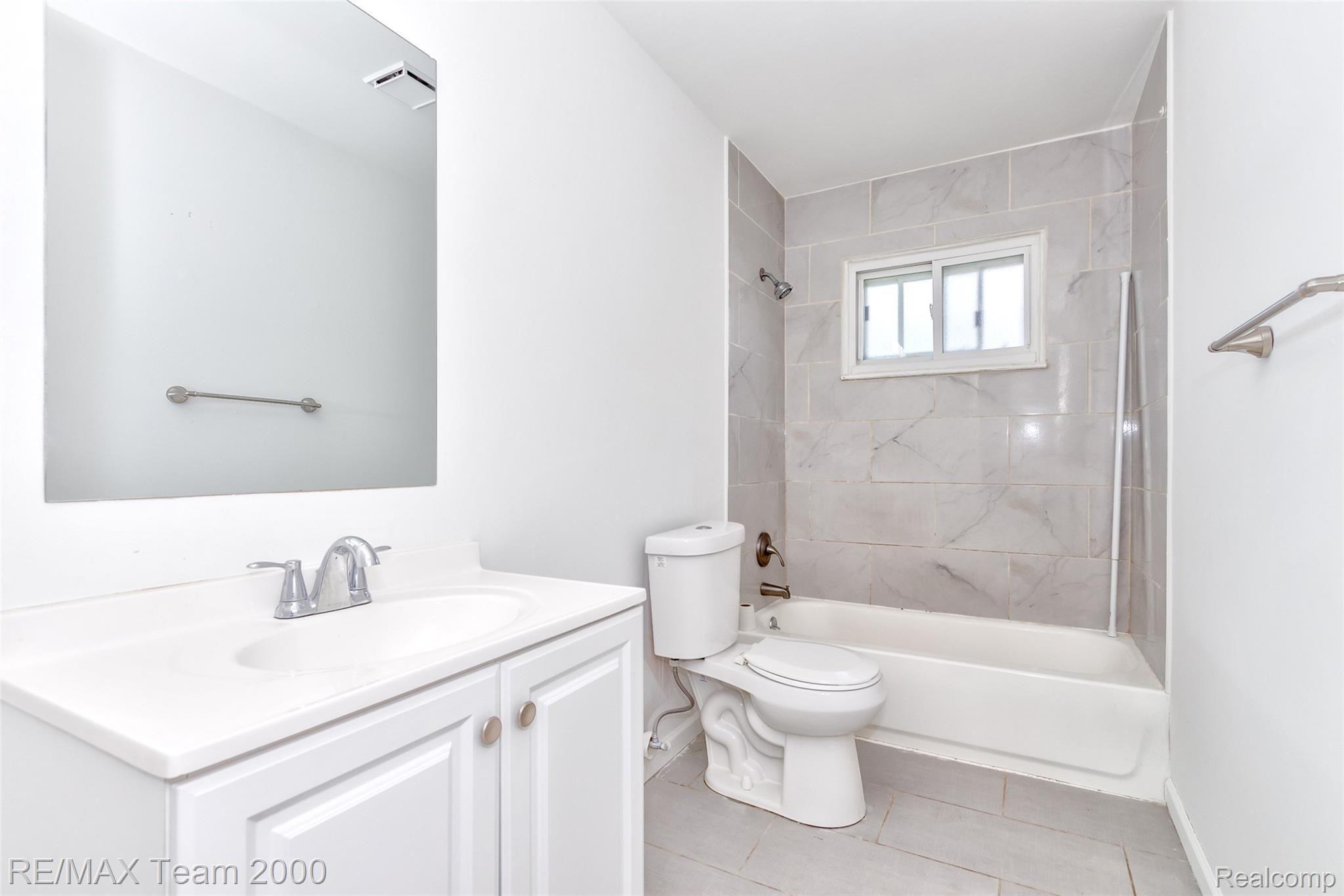 26744 Beverly Road Taylor, MI 48180 - Photo 12 of 24 12 - Copy.jpg