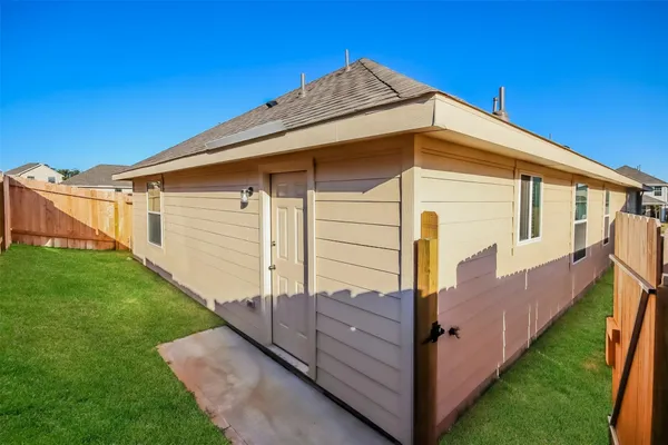 $1,910 | 2525 Grayling Drive, Conroe, TX 77384