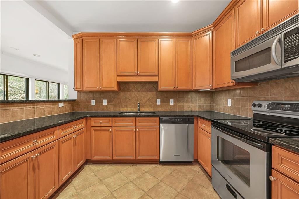 3071 Lenox Road Northeast, Unit 11 Atlanta, GA 30324 - Photo 11 of 26 Gallery Image 11