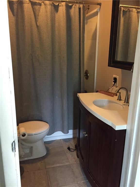 360 Lily Street North Huntingdon, PA 15642 - Photo 9 of 21 Full bathroom