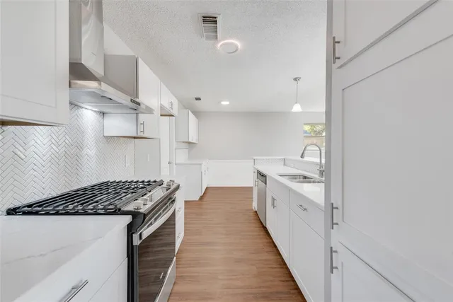 $319,000 | 1909 Green Apple Lane, Arlington, TX 76014