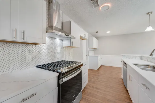 $319,000 | 1909 Green Apple Lane, Arlington, TX 76014