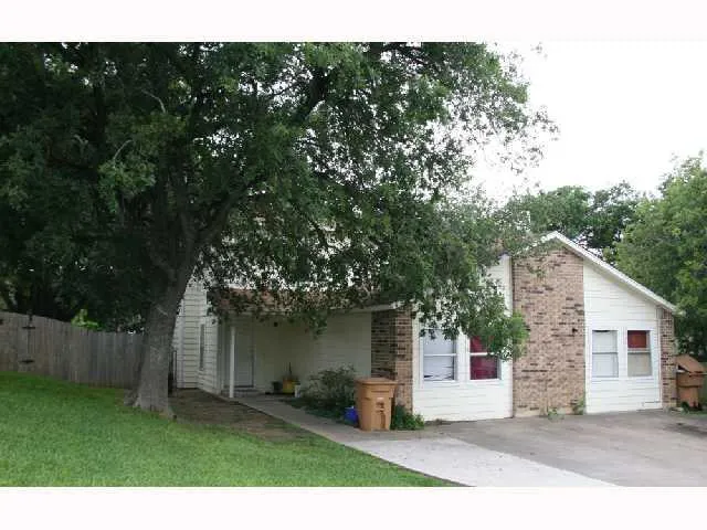 $1,225 | 9601 Bear Paw Trail, Unit B, Del Valle, TX 78617
