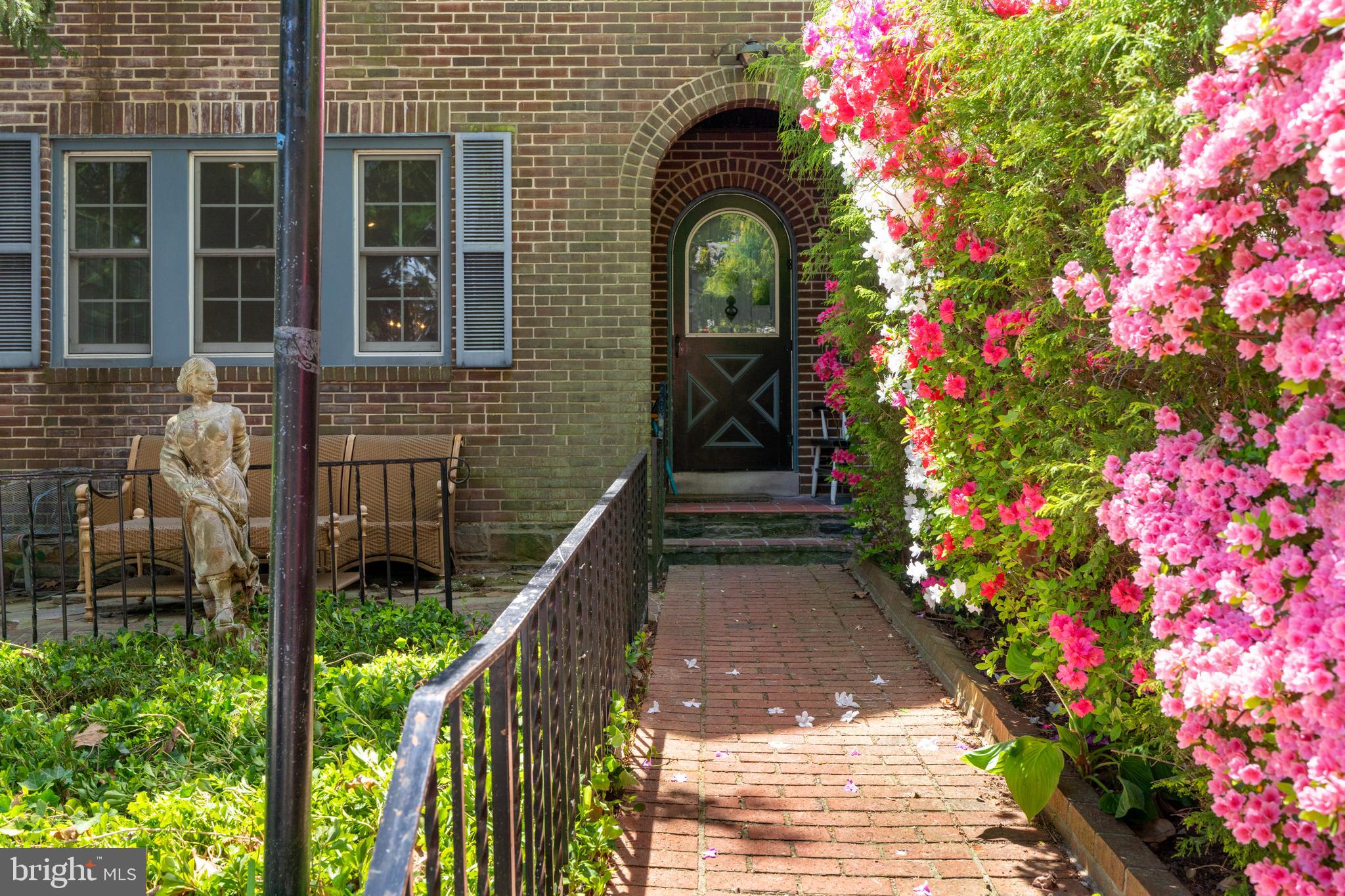 309 Hopkins Road Baltimore, MD 21212 - Photo 3 of 36 a house view with a outdoor space