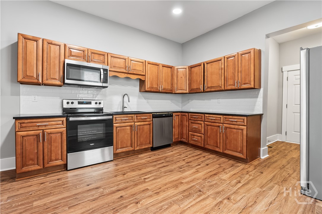 523 East 39th Street Savannah, GA 31401 - Photo 13 of 44