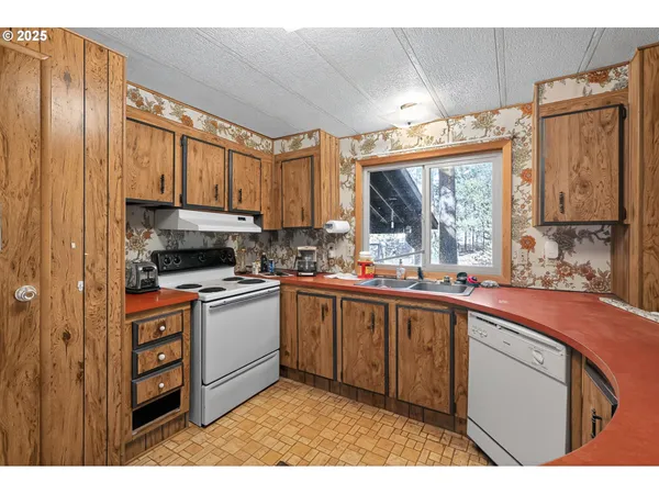 $240,000 | 16157 Elkhorn Lane, La Pine, OR 97739