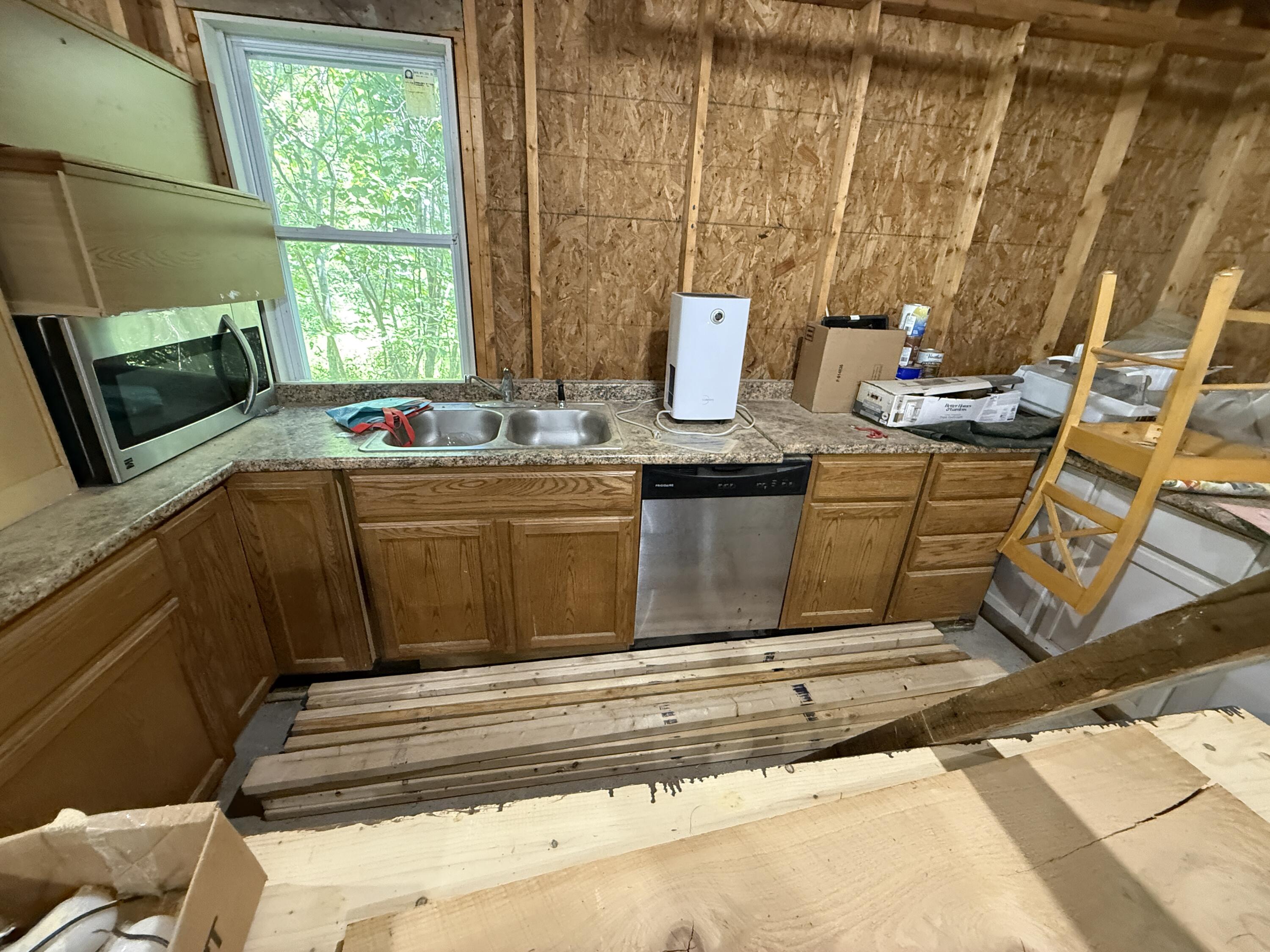 13 Brock Road Searsport, ME 04974 - Photo 8 of 23 Kitchen