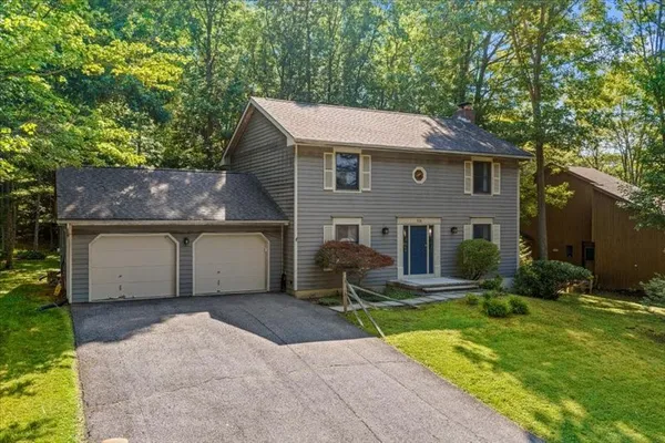 $399,000 | 936 Southern Pines Drive, Endicott, NY 13760