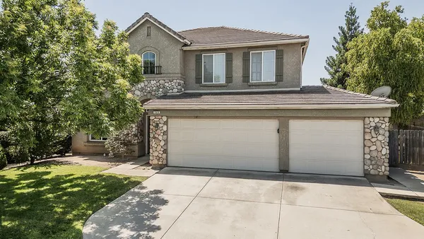 $585,000 | 1948 Austin Avenue, Clovis, CA 93611