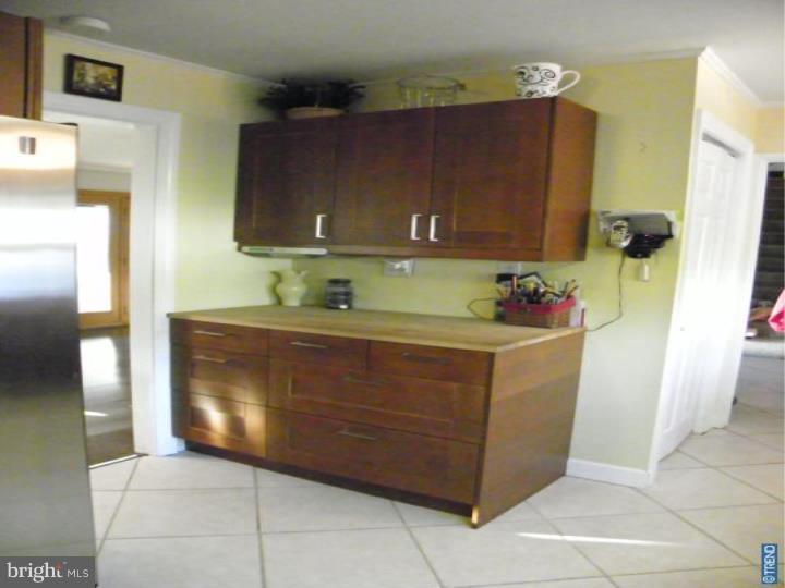 55 Fountain Road Levittown, PA 19056 - Photo 6 of 25 Kitchen