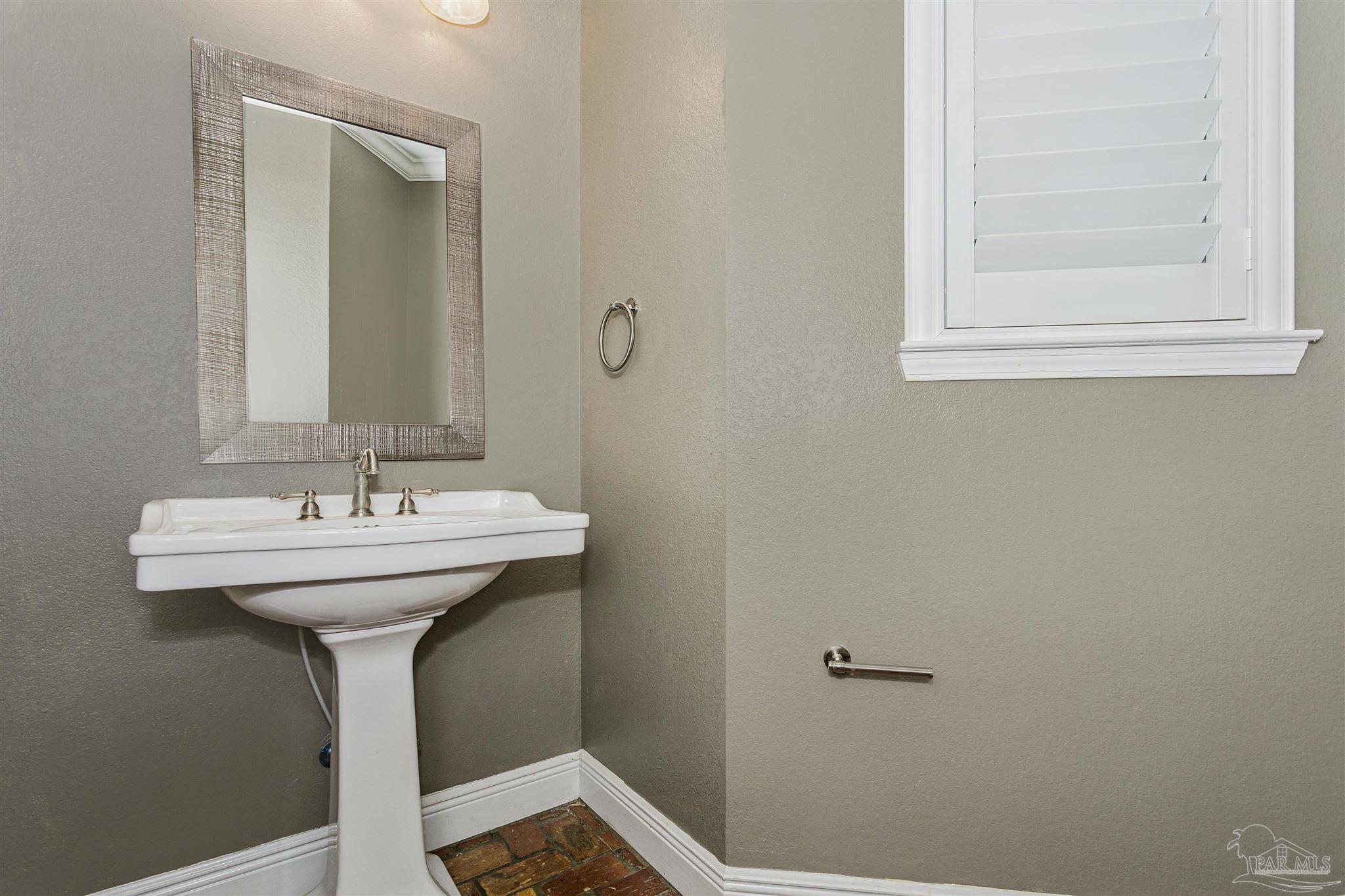 16340 Innerarity Point Road Pensacola, FL 32507 - Photo 15 of 25