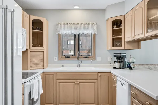 $329,000 | 3316 Rosehill Place, Unit 24, La Crosse, WI 54601