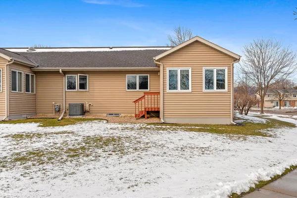 $329,000 | 3316 Rosehill Place, Unit 24, La Crosse, WI 54601