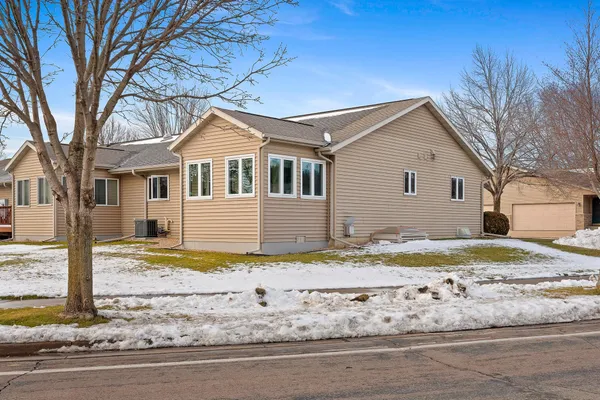 $329,000 | 3316 Rosehill Place, Unit 24, La Crosse, WI 54601