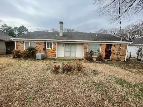 a front view of house with yard