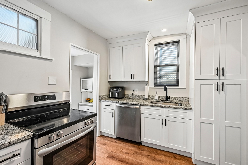 19 Sheldon Street Lowell, MA 01851 - Photo 10 of 42