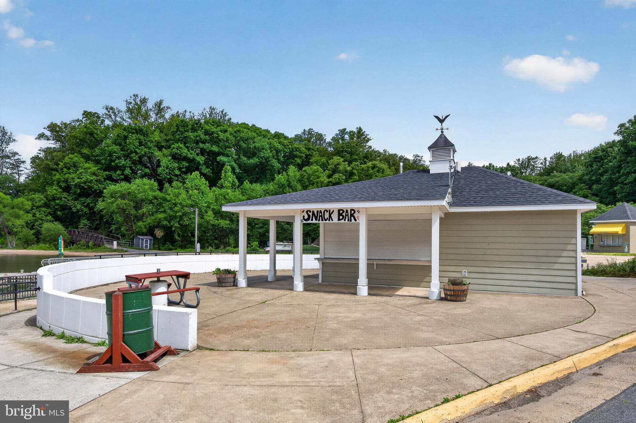 6333 Camilla Street Springfield, VA 22152 - Photo 53 of 54 Snack Bar