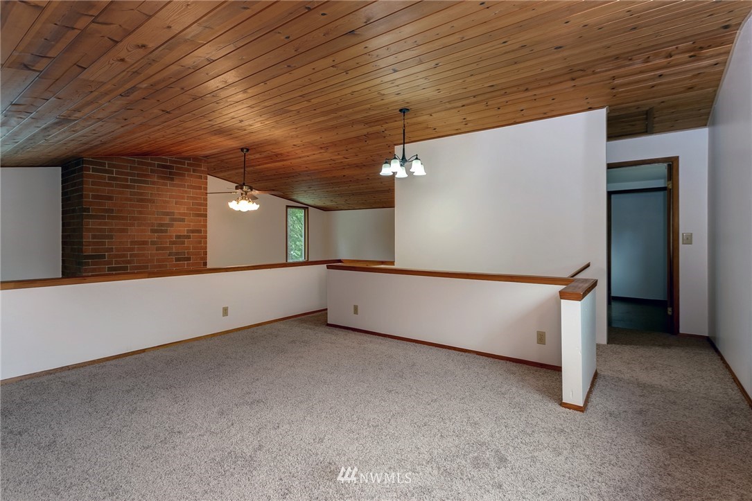 1954 Yew Street Road Bellingham, WA 98229 - Photo 12 of 25 Gallery Image 12