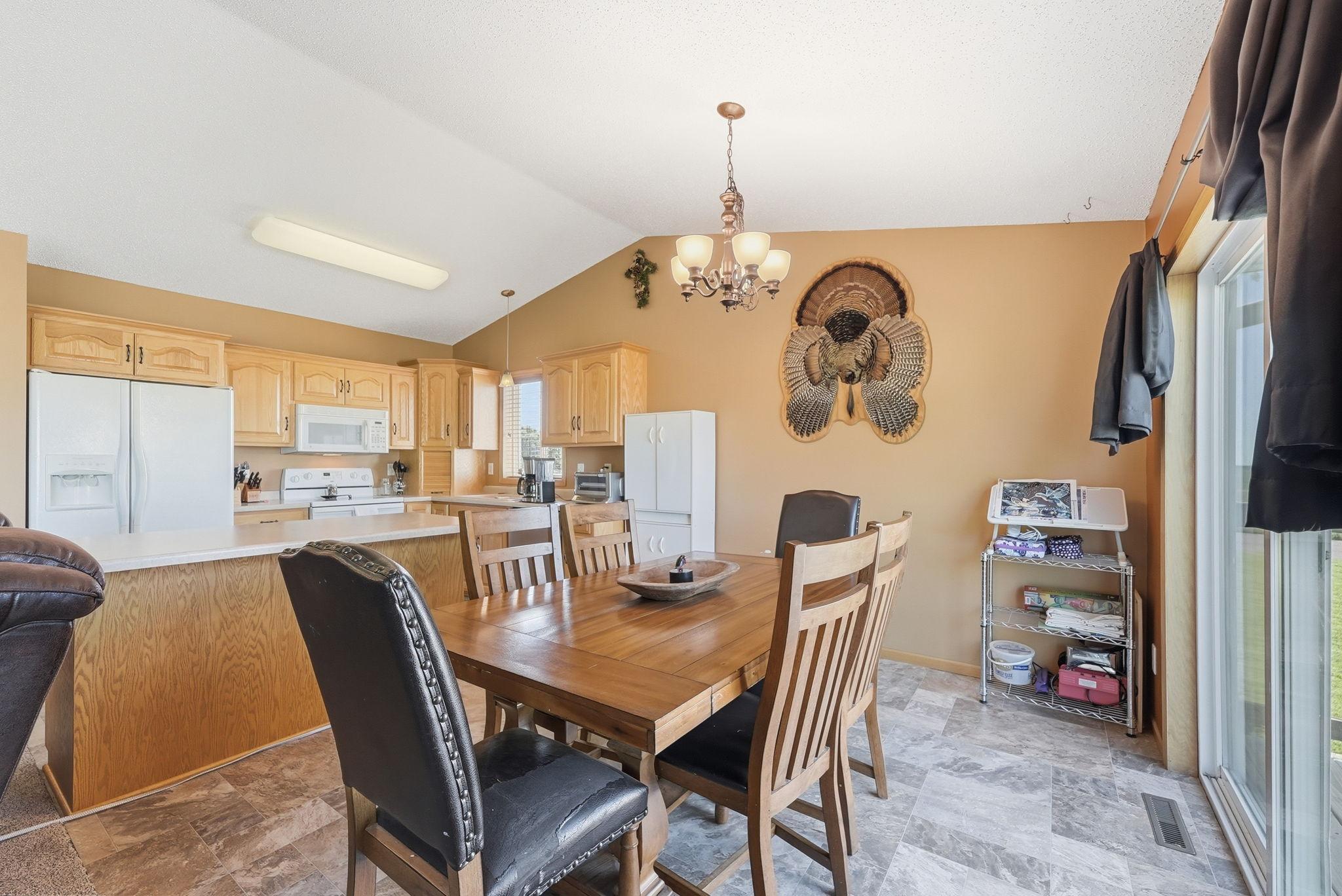 121 Shire Road Watkins, MN 55389 - Photo 10 of 35