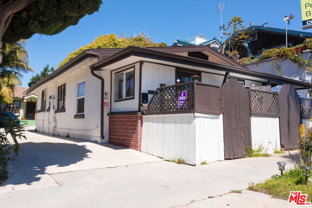 967 East Thompson Blvd  