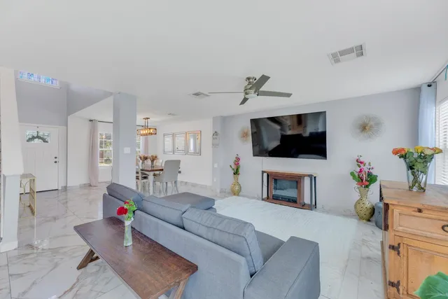 $276,900 | 18400 Sun Haven Cove, Elgin, TX 78621