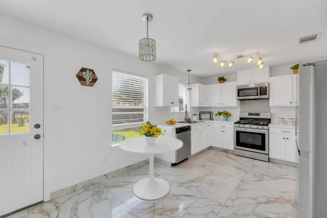 $276,900 | 18400 Sun Haven Cove, Elgin, TX 78621