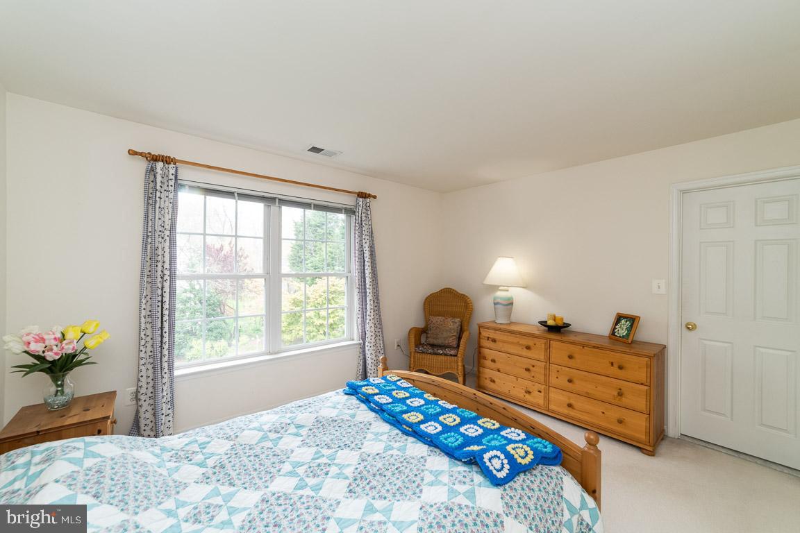 2944 Edgelea Road Vienna, VA 22181 - Photo 23 of 57