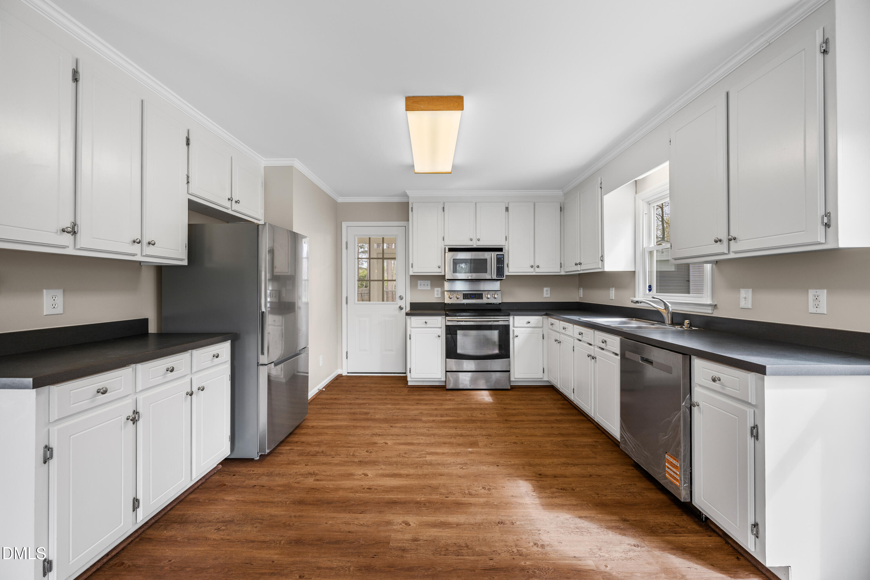 184 Rynal Drive Garner, NC 27529 - Photo 8 of 32 8 -184 rynal dr, interior, kitchen