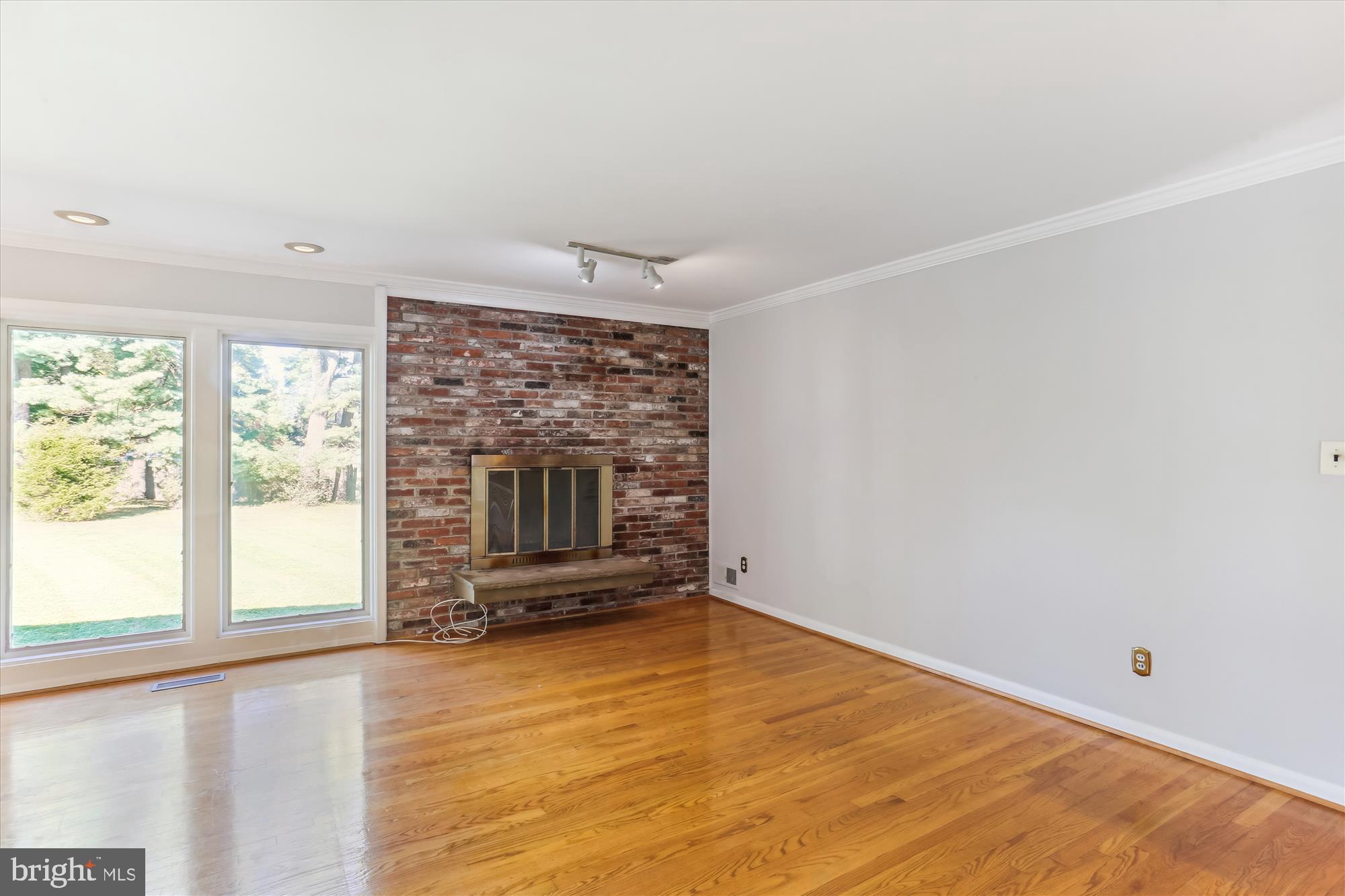816 Olive Drive Silver Spring, MD 20905 - Photo 19 of 72 Family room with fireplace