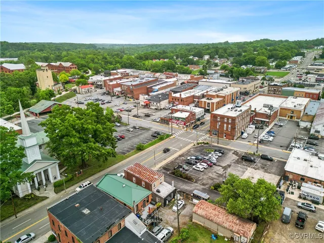 $474,000 | 215 West 3rd Street, Farmville, VA 23901