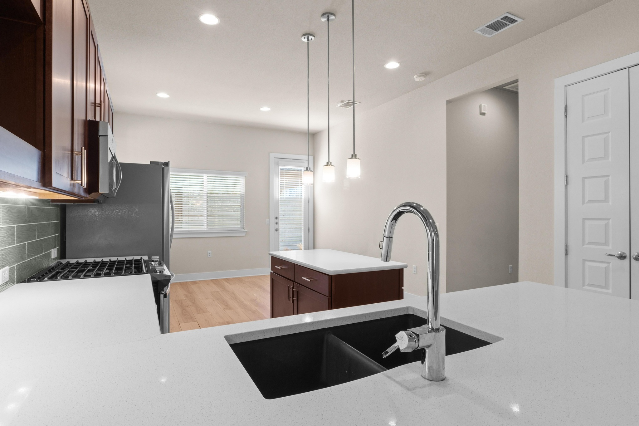 6409 Alleyton Drive Austin, TX 78721 - Photo 12 of 32