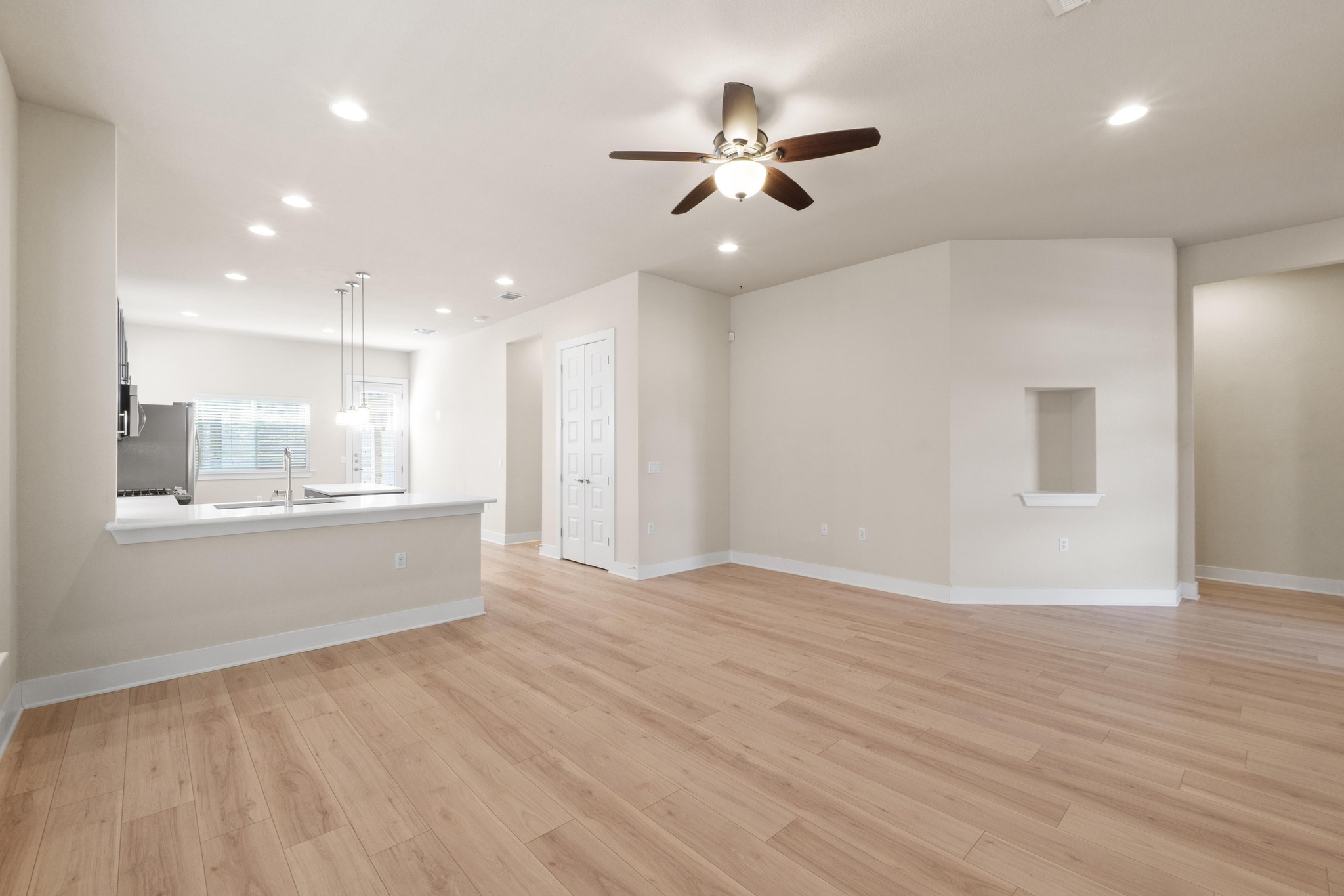 6409 Alleyton Drive Austin, TX 78721 - Photo 9 of 32