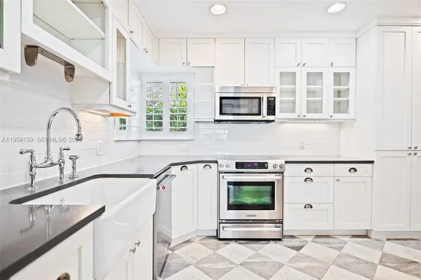 $4,800 | 2396 Southwest 20th Street, Miami, FL 33145