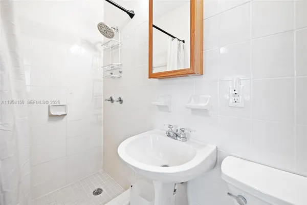 $4,800 | 2396 Southwest 20th Street, Miami, FL 33145