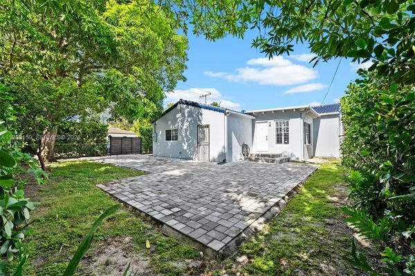$4,800 | 2396 Southwest 20th Street, Miami, FL 33145