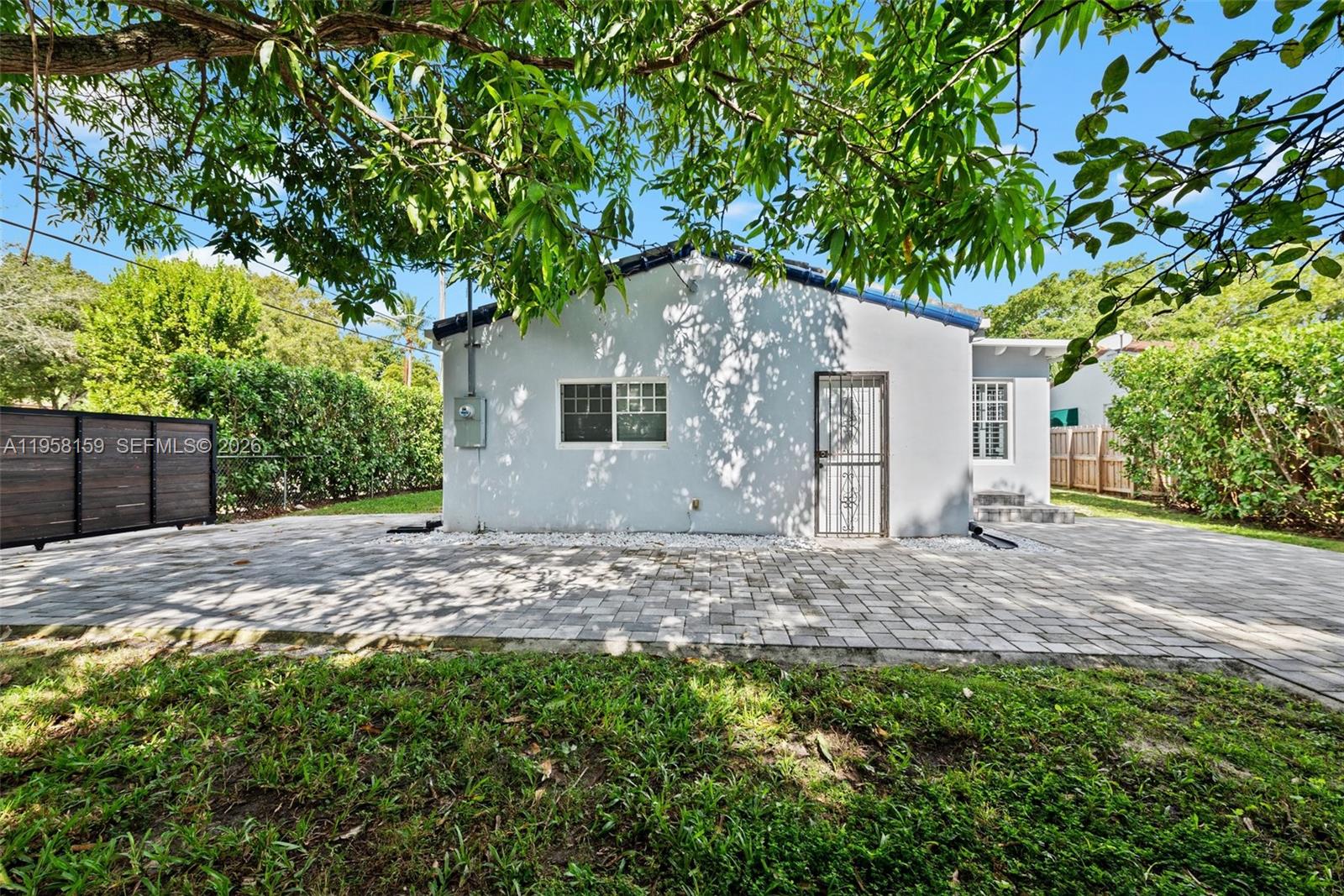 2396 Southwest 20th Street Miami, FL 33145 - Photo 27 of 35