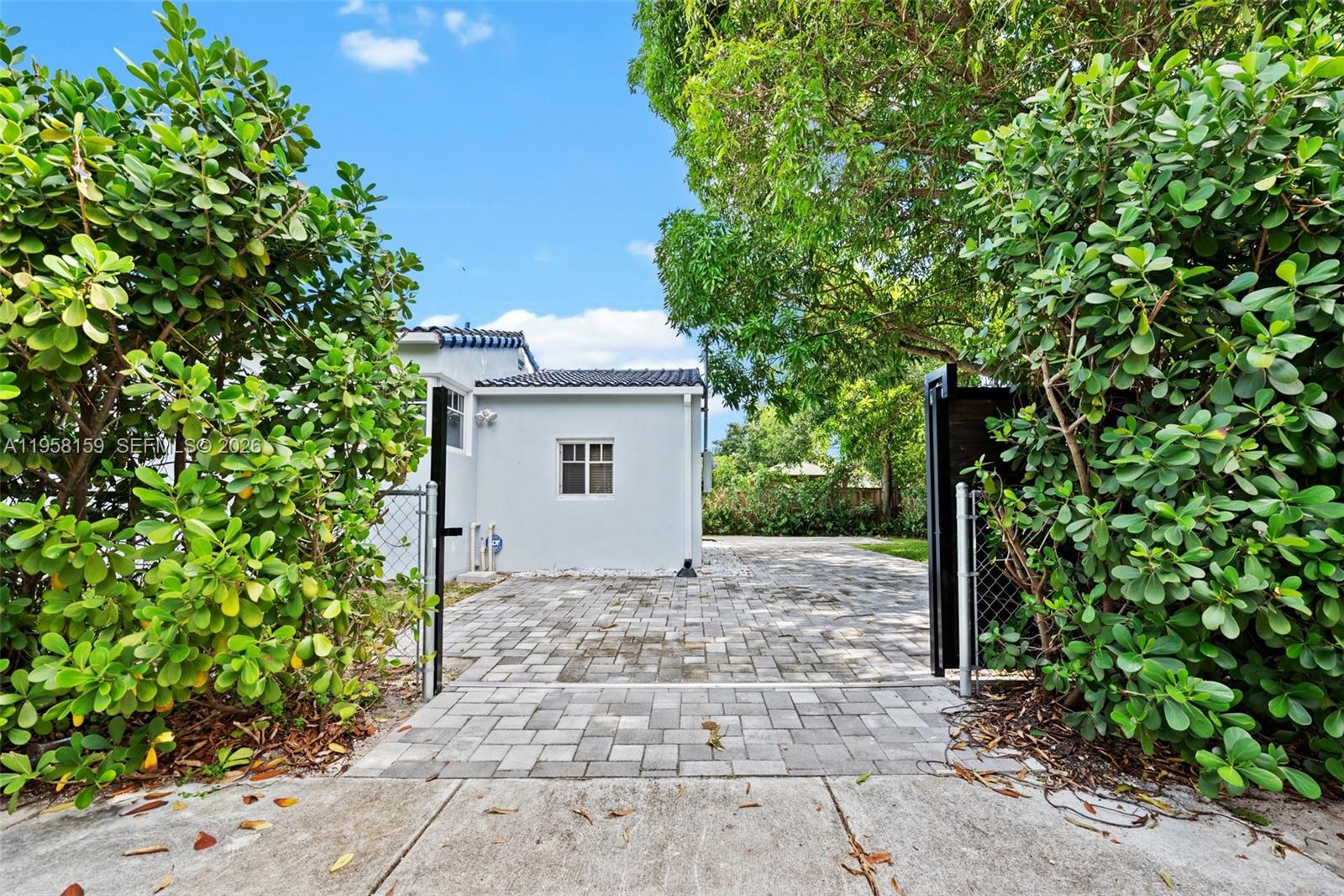 2396 Southwest 20th Street Miami, FL 33145 - Photo 31 of 35