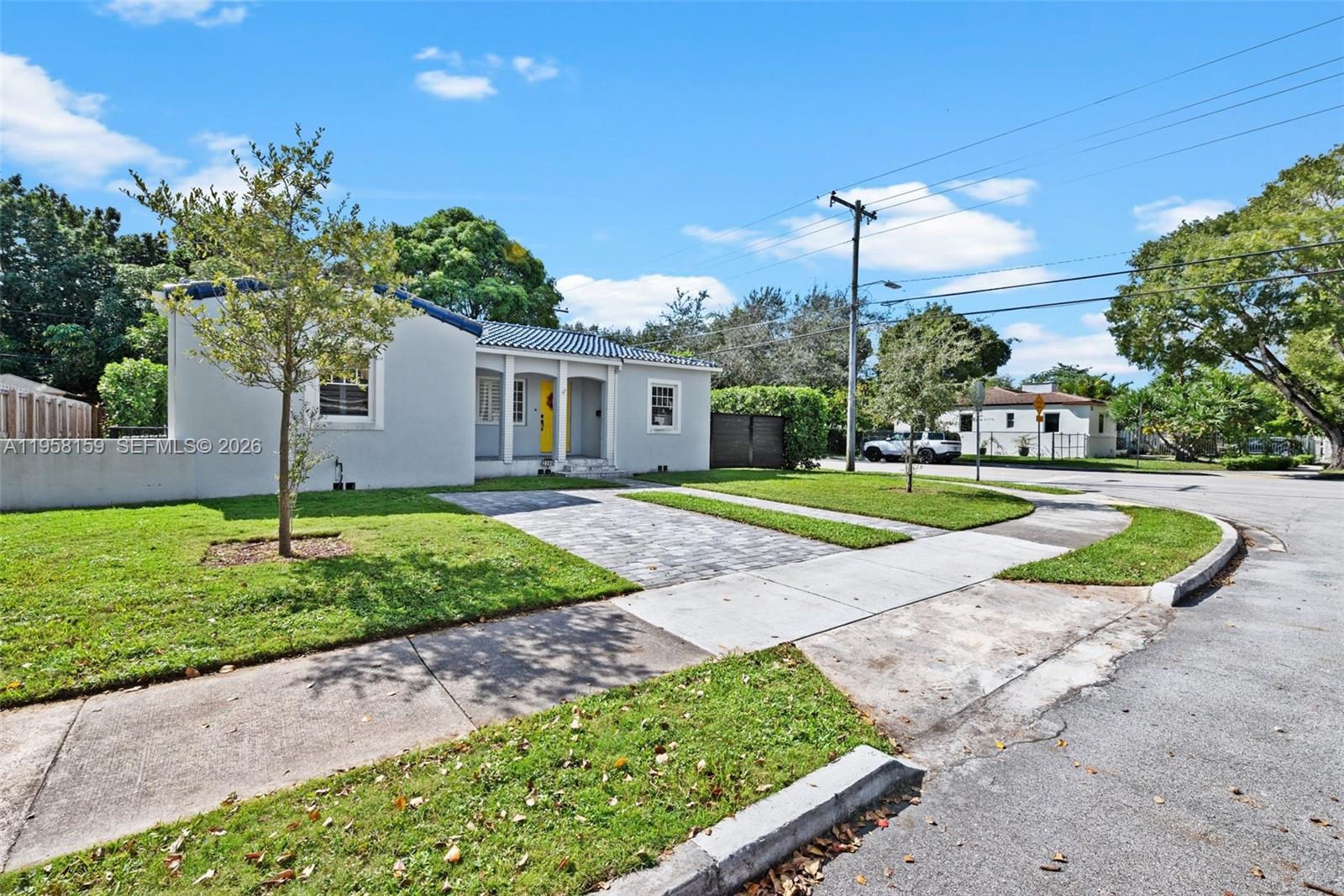 2396 Southwest 20th Street Miami, FL 33145 - Photo 4 of 35