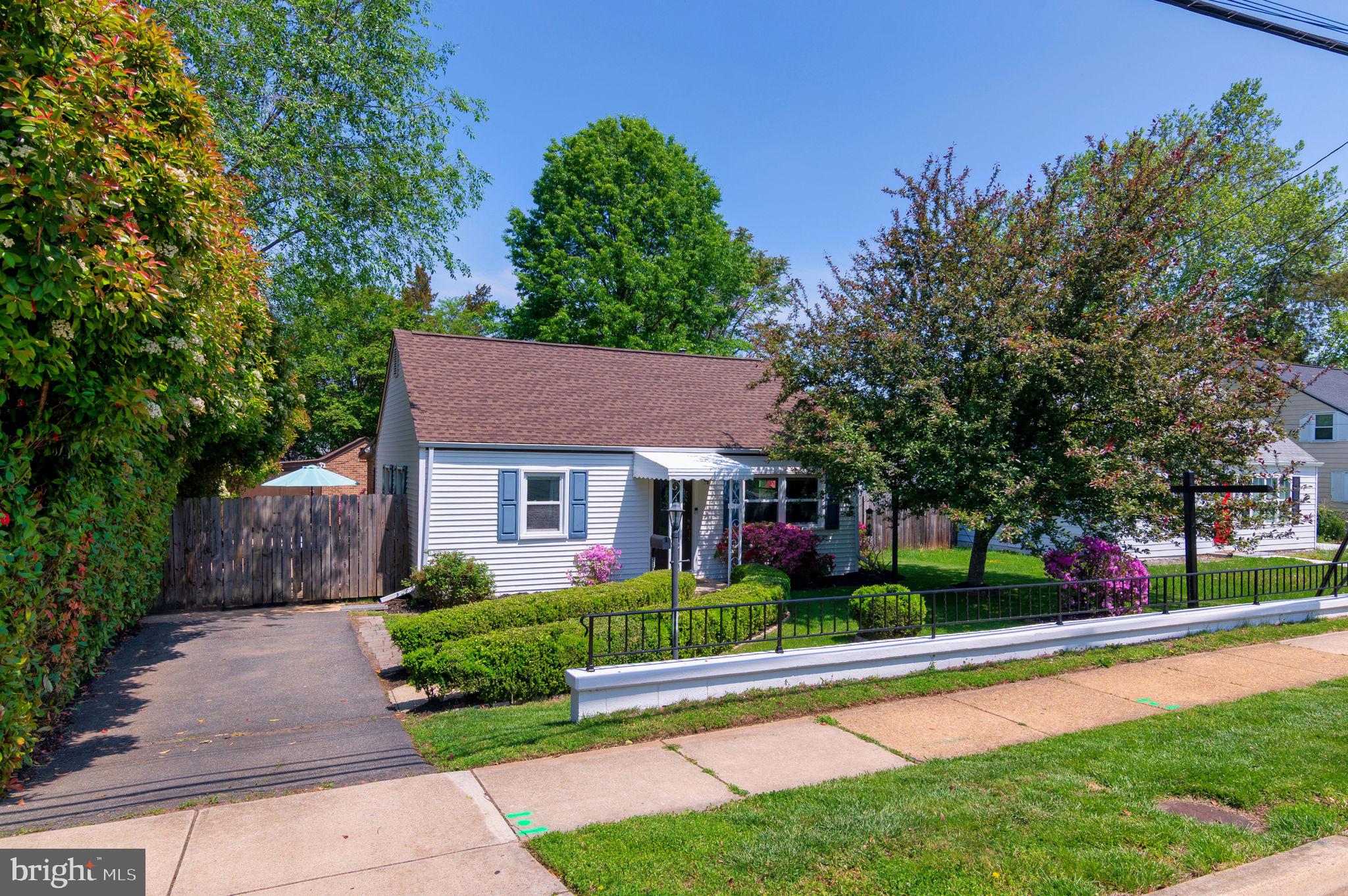 3108 Burgundy Road Alexandria, VA 22303 - Photo 2 of 39 Very private!