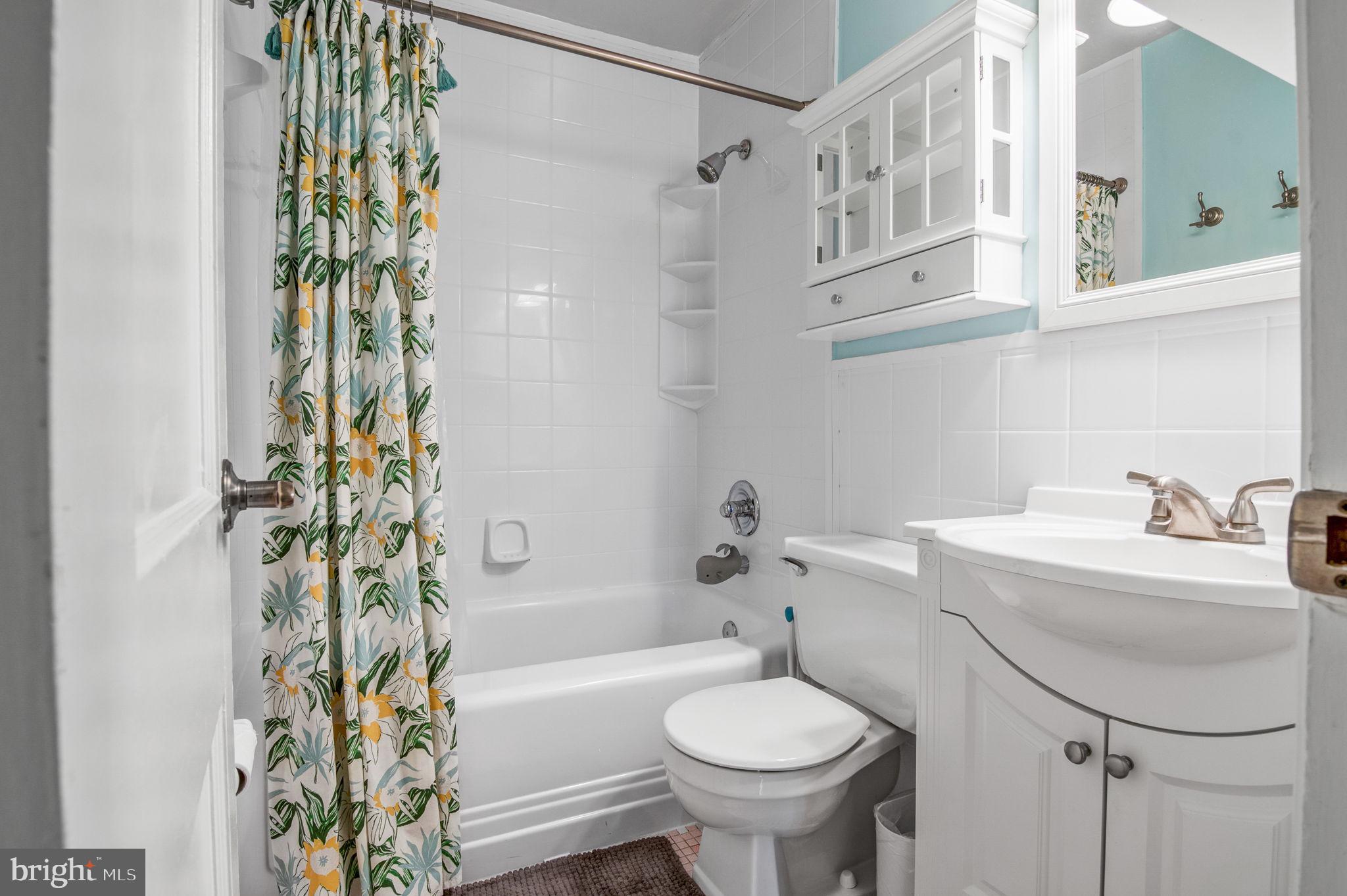 3108 Burgundy Road Alexandria, VA 22303 - Photo 24 of 39 2nd full bath!