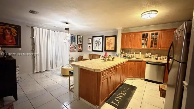 $320 | 8851 Northwest 119th Street, Unit 6102, Hialeah Gardens, FL 33018