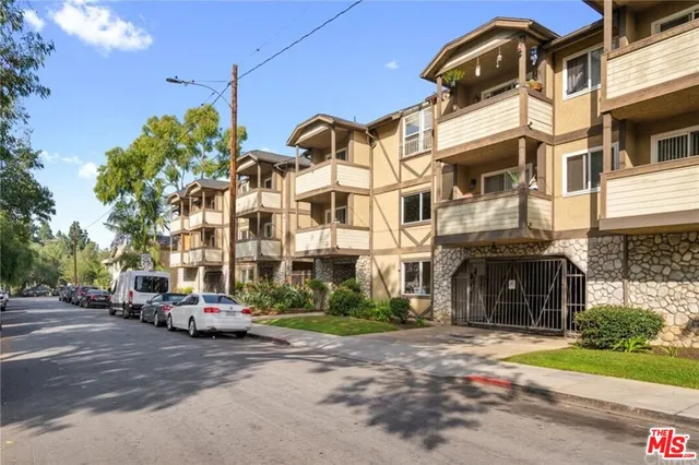 $2,150 | 2925 East Spaulding Street, Unit 307, Long Beach, CA 90804