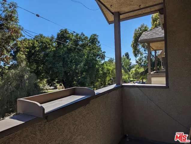 $2,150 | 2925 East Spaulding Street, Unit 307, Long Beach, CA 90804