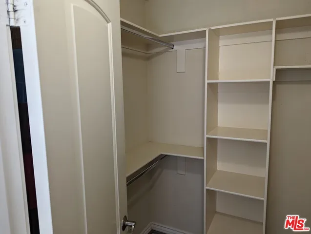 $2,150 | 2925 East Spaulding Street, Unit 307, Long Beach, CA 90804